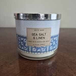 Bath & Body Works Sea Salt & Linen Candle